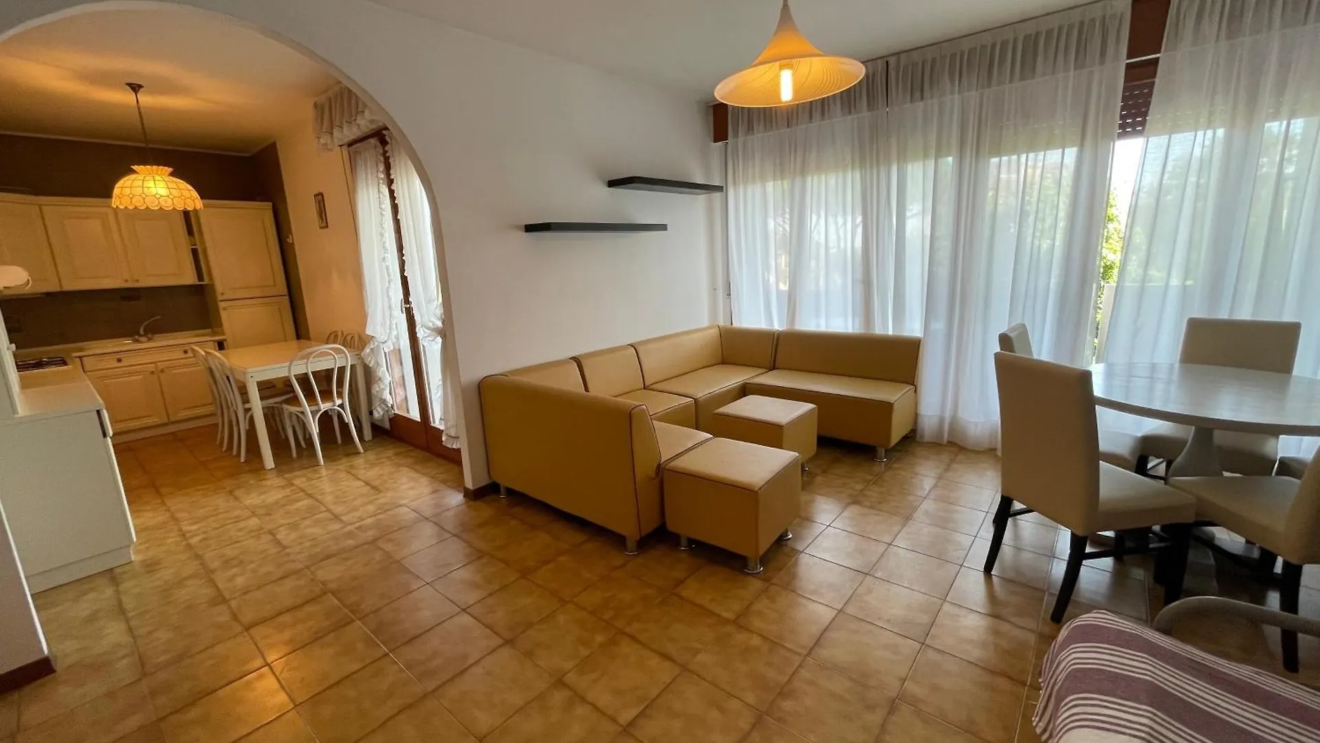 Appartamento Residence Triangolo Trilocale Con Terrazzo Vista Mare Parziale Caorle
