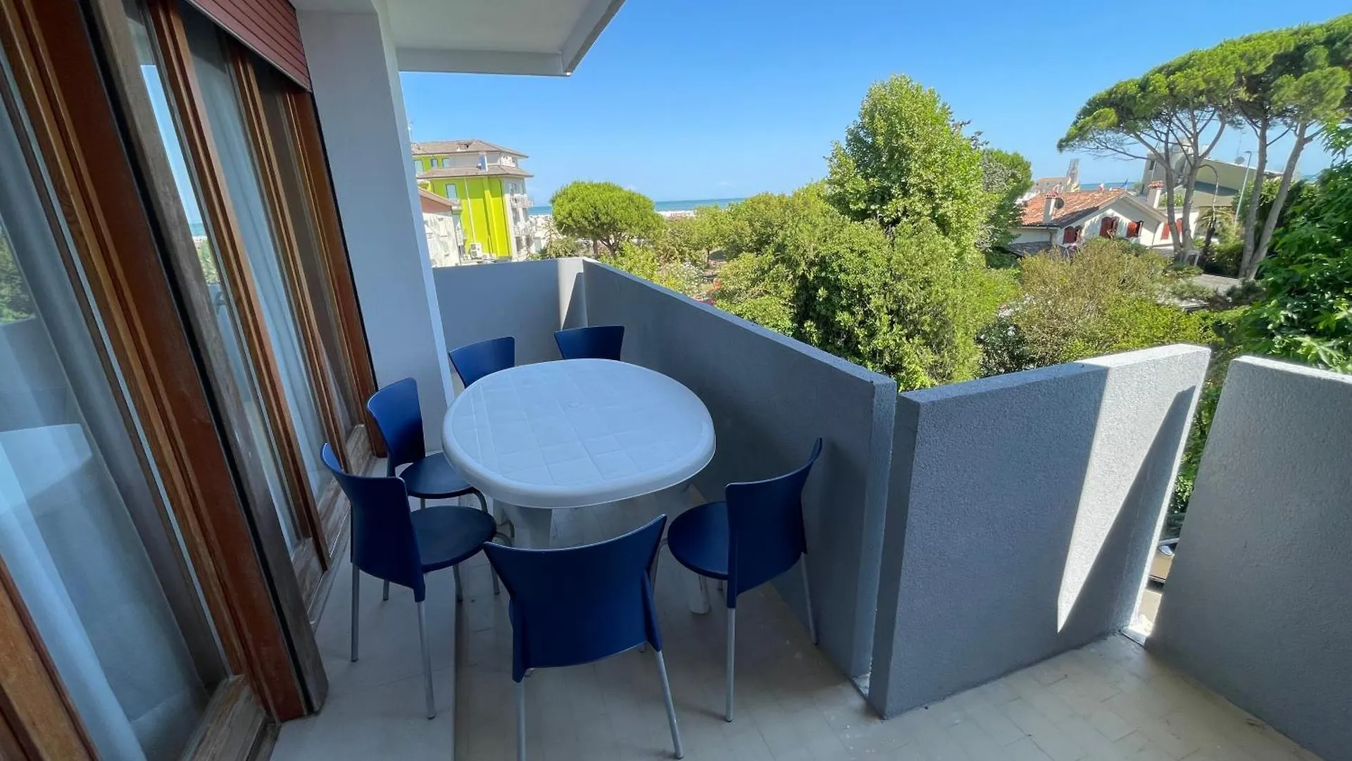 Residence Triangolo Trilocale Con Terrazzo Vista Mare Parziale Caorle